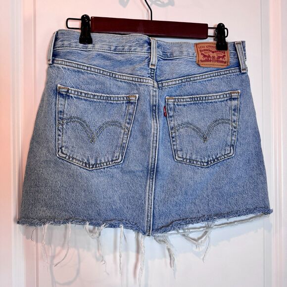 Levi's Icon Denim Mini Skirt Woven Minutes Sz 27 Button Fly - Picture 7 of 9